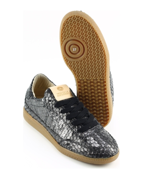 Fred de la bretoniere 100545 pearl base ZWART