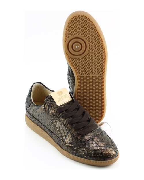 Fred de la bretoniere 100545 pearl base Donkerbruin